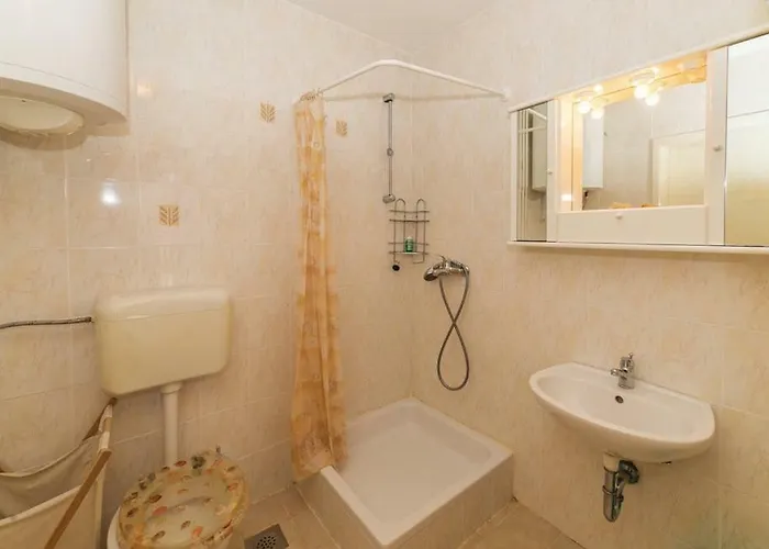 Diana - Great Location, Cosy 2 Bedroom, 2 Bathroom Apartament