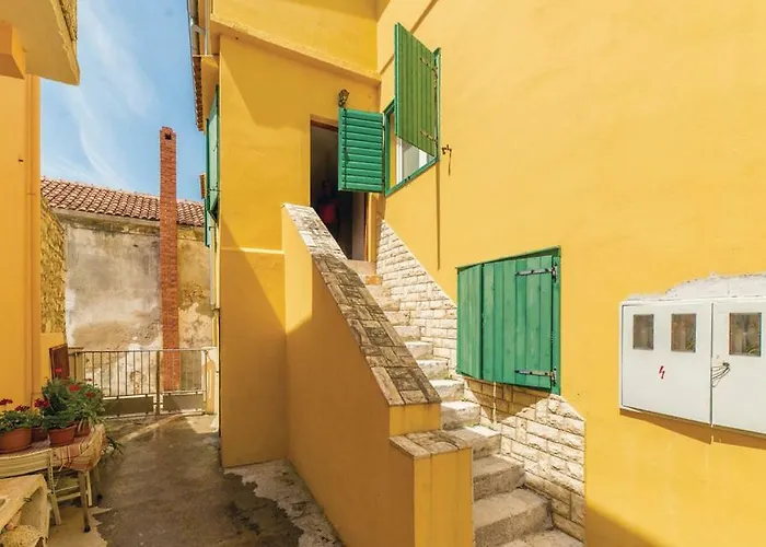 Diana - Great Location, Cosy 2 Bedroom, 2 Bathroom Kukljica